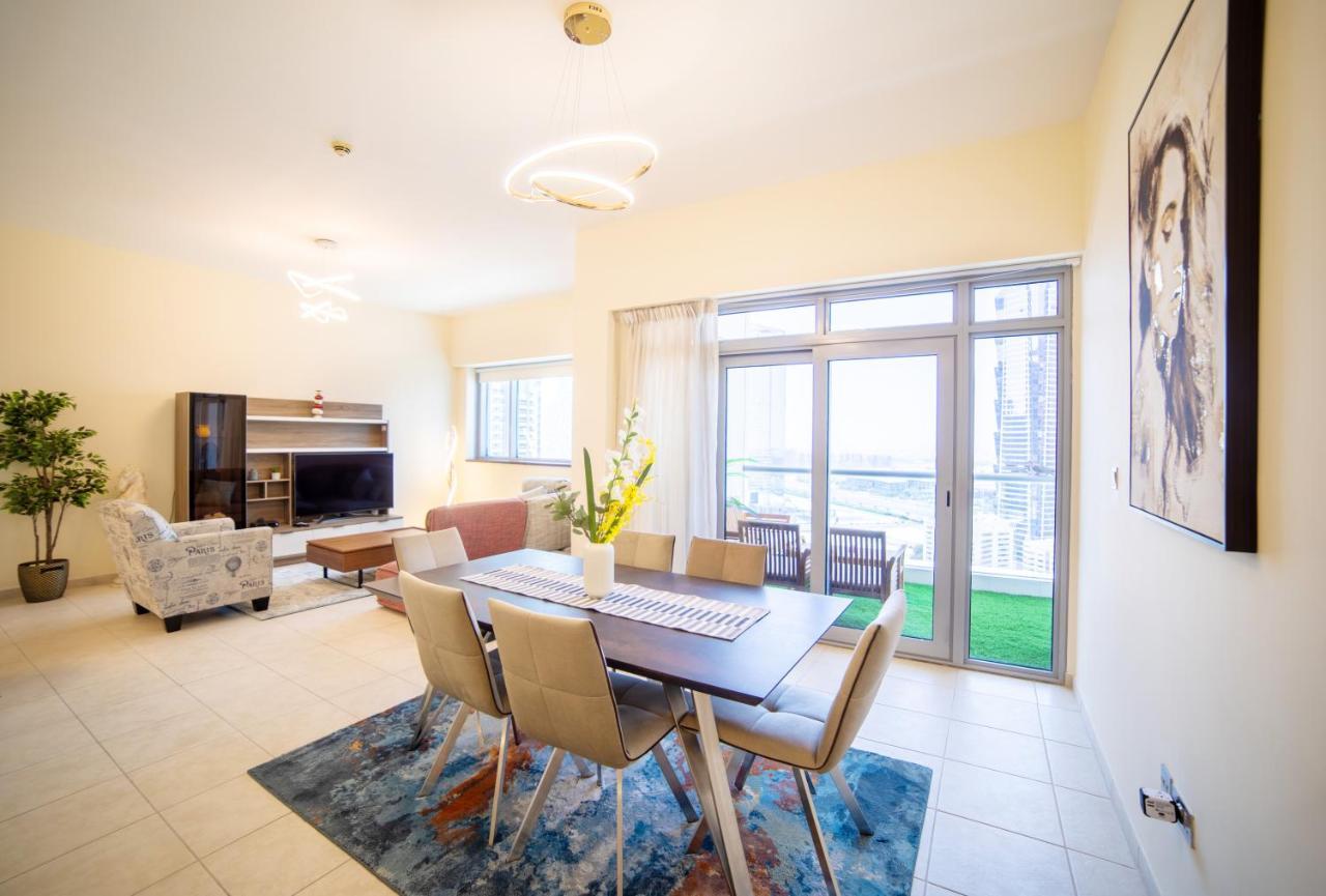 Scenic 2 Bedroom Apartment - Downtown Business Bay Dubai Eksteriør bilde