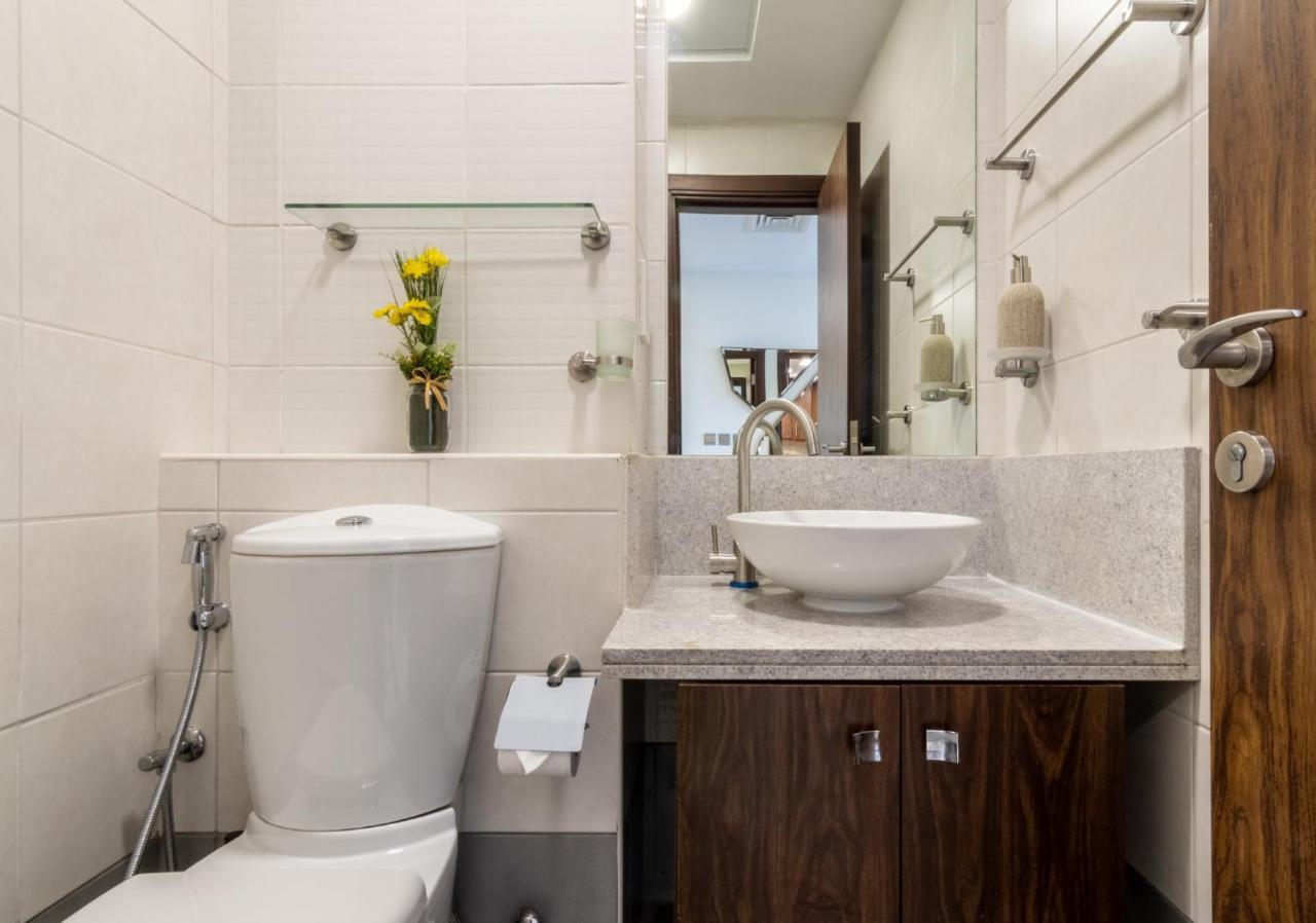Scenic 2 Bedroom Apartment - Downtown Business Bay Dubai Eksteriør bilde